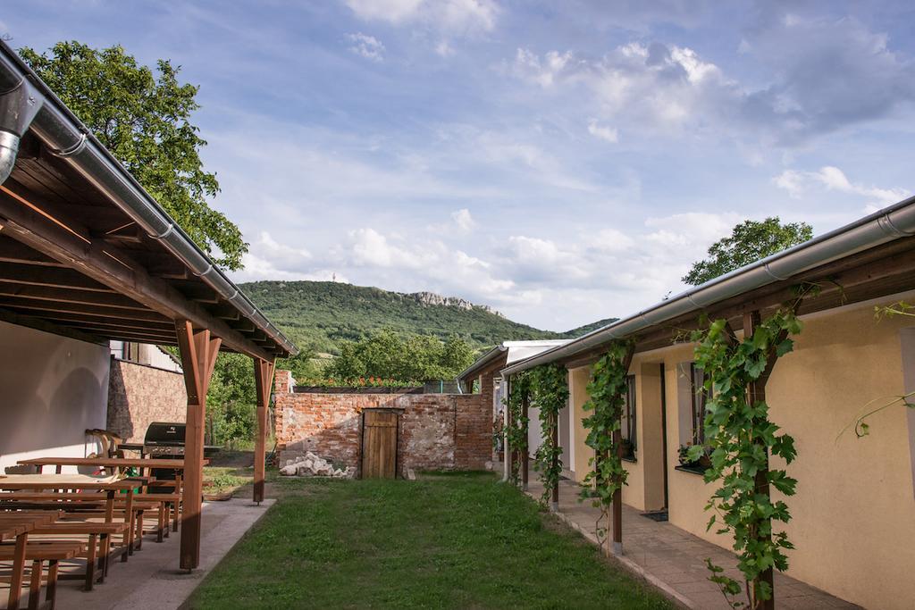 Penzion Marhulka Dolni Vestonice Exterior photo